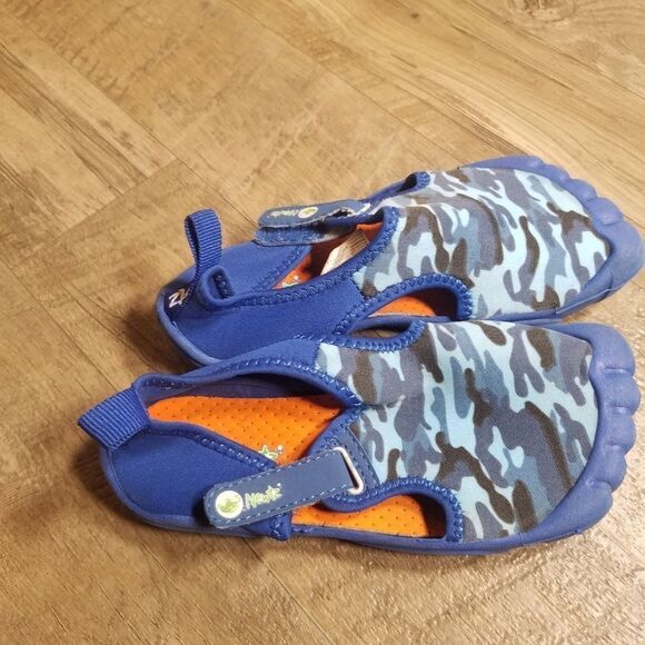 Newtz 11/12 water shoes - Picture 3 of 5